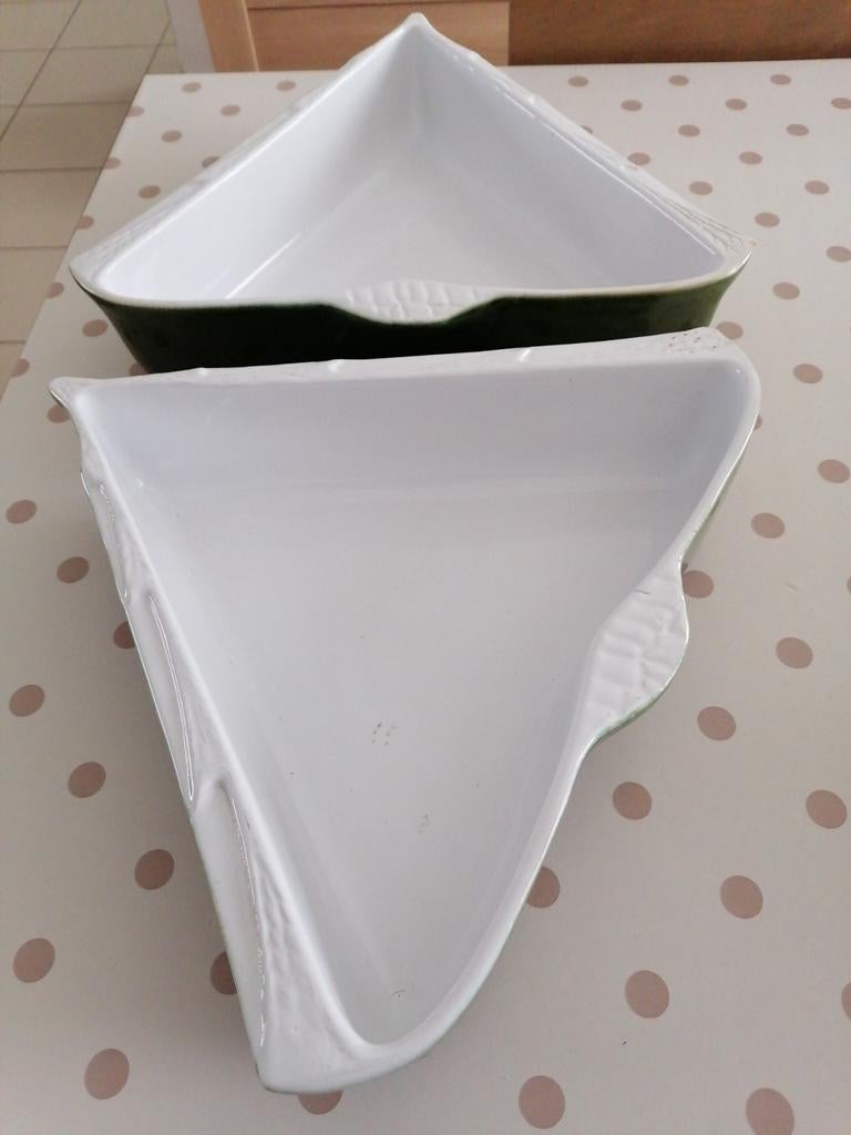 2 porseleinen ovenschalen thema kerst, Ophalen of Verzenden, Zo goed als nieuw