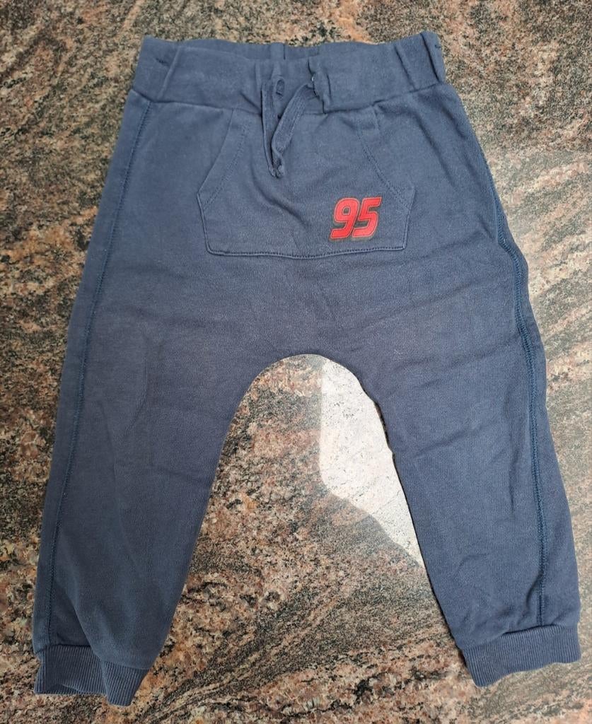 t 92 Pantalon de survêtement bleu foncé rouge 95, Enfants & Bébés, Vêtements enfant | Taille 92, Pantalon, Garçon, C&A, Enlèvement ou Envoi