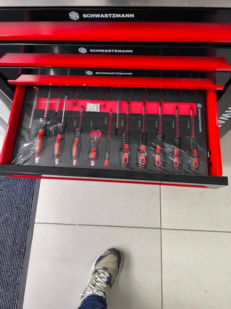 Valise à outils pleine d'outils, Enlèvement