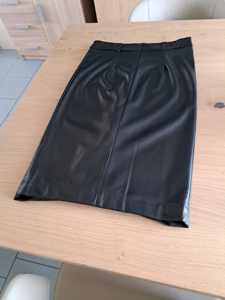 Jupe longue simili cuir T 40  42, Enlèvement