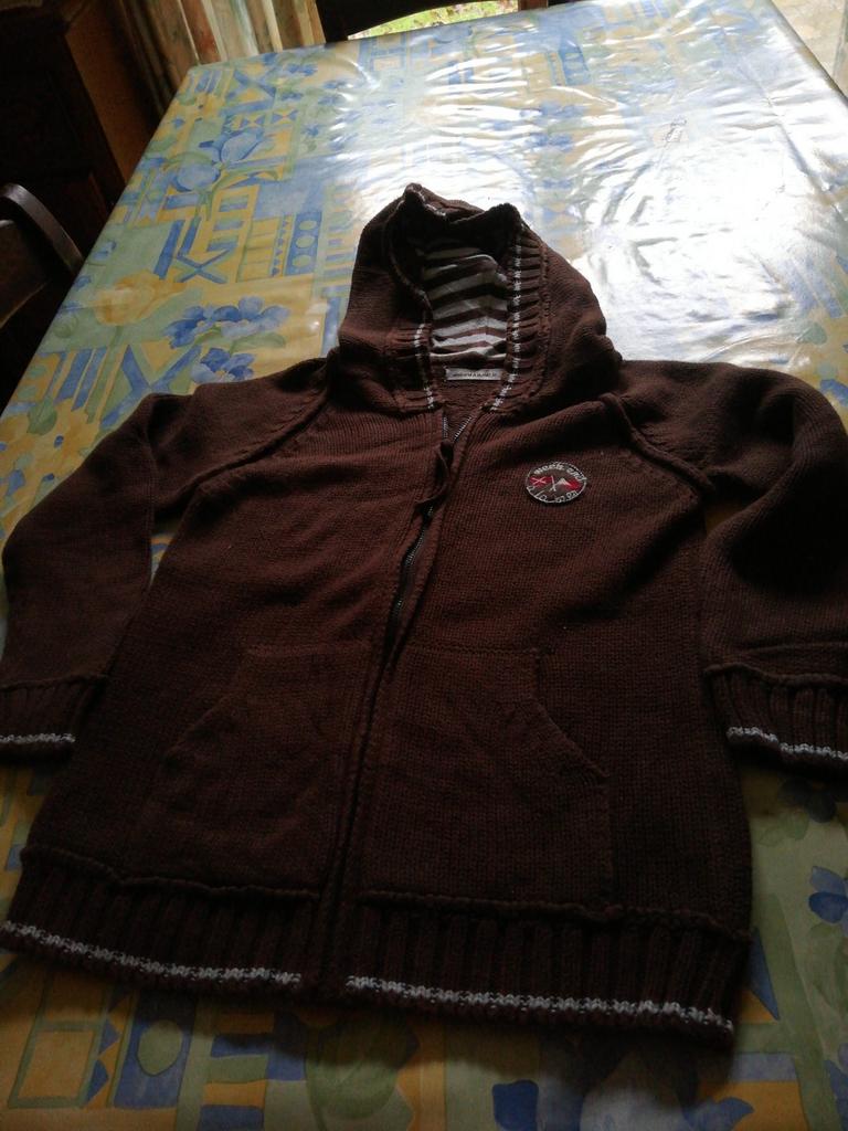 Gilet à capuche Week-end à la Mer. Brun. Taille 8 ans., Enlèvement ou Envoi, Comme neuf