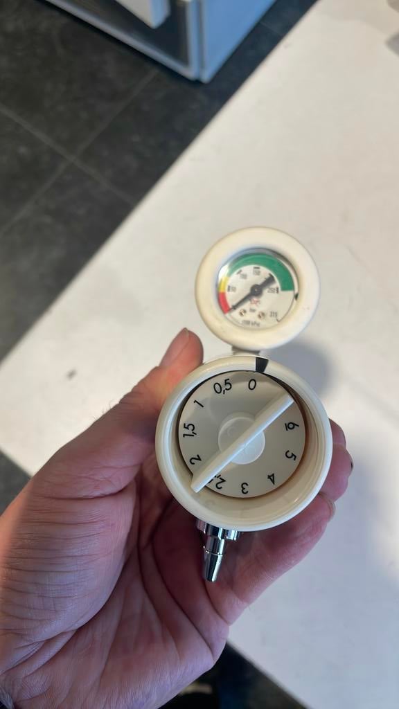 Zuurstof ontspanner debicloc, Ophalen