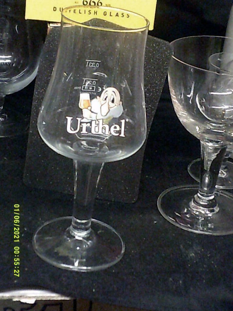Bierglazen.Tre Fontane.Chimay.Emaille.Urthel, Verzamelen, Ophalen of Verzenden, Zo goed als nieuw, Glas of Glazen, Overige merken