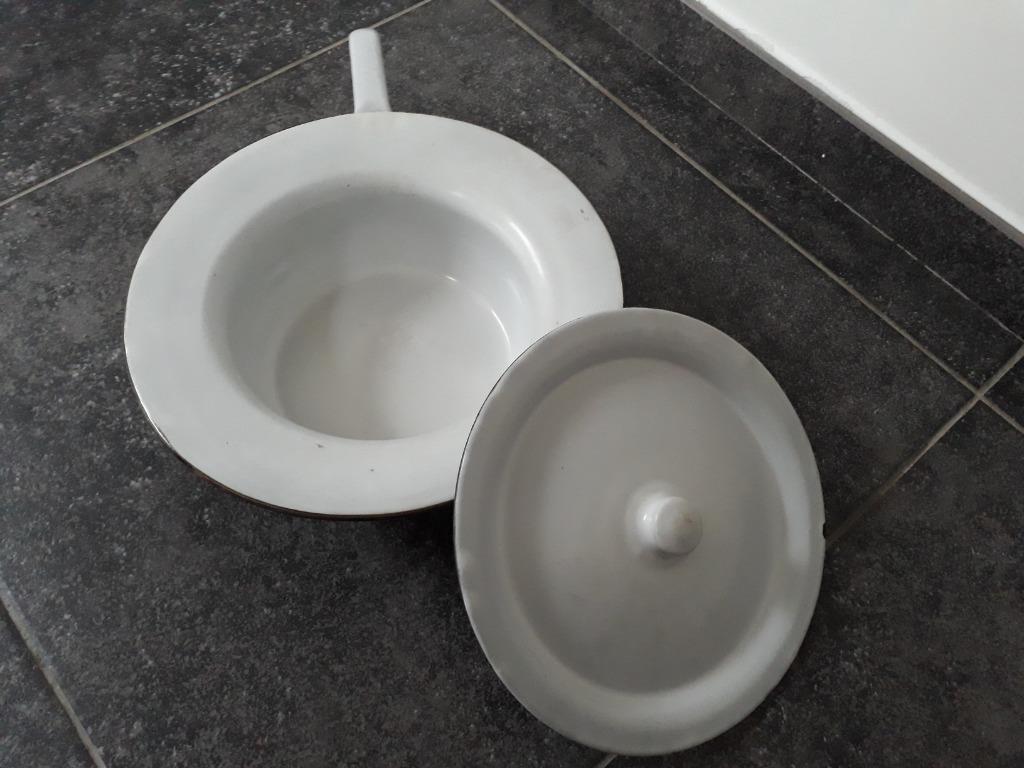 Pot de chambre (vase de nuit) tôle émaillée avec couvercle, Antiquités & Art, Enlèvement ou Envoi