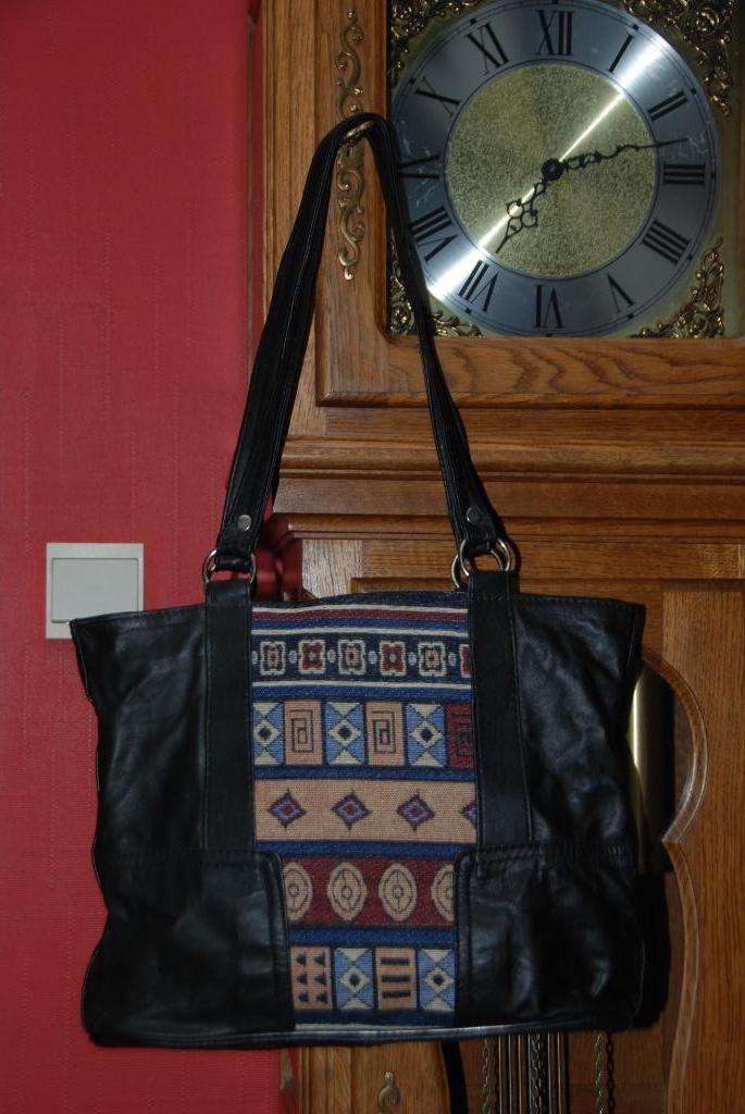 Joli sac noir porté épaules en similicuir et tissu Très bon, Enlèvement ou Envoi, Comme neuf, Noir, Sac à main