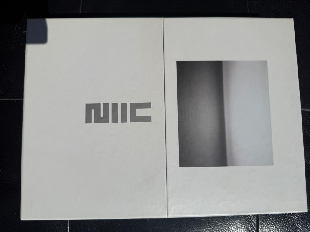 u2 - No line on the horizon (Limited Deluxe Box), Enlèvement, Utilisé