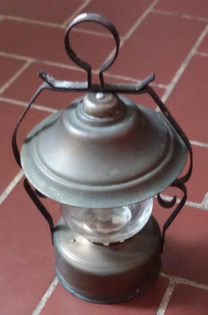 Lampe cuivre, Enlèvement