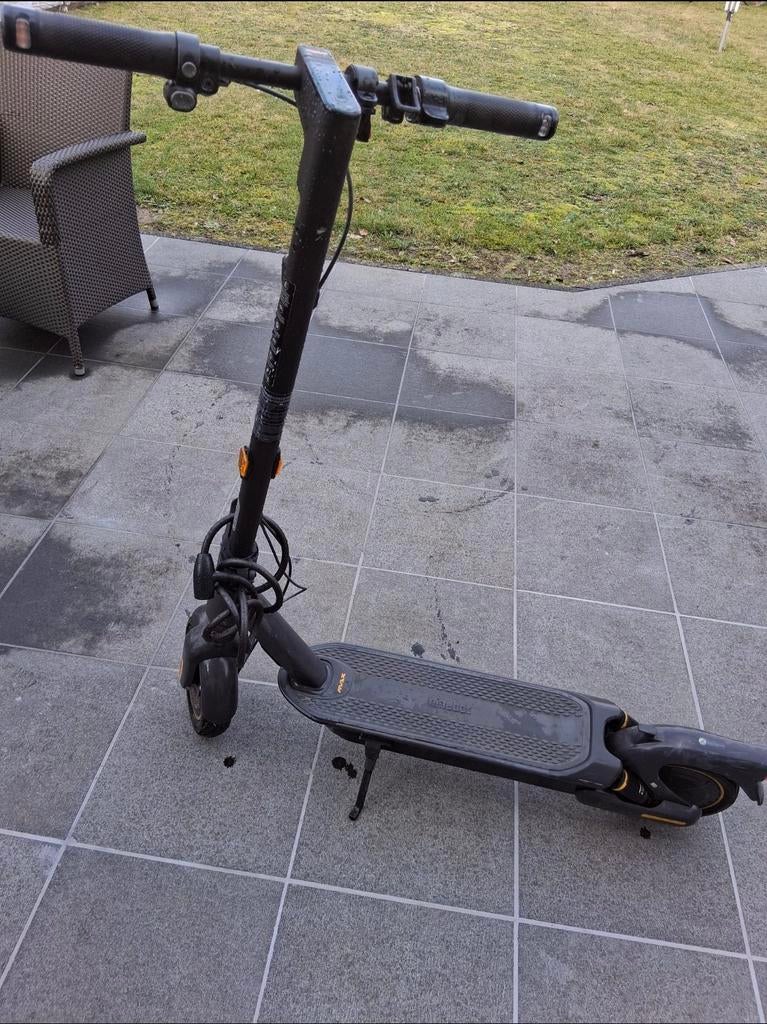Ninebot g2 max, Fietsen en Brommers, Steps, Ophalen, Zo goed als nieuw, Elektrische step (E-scooter)