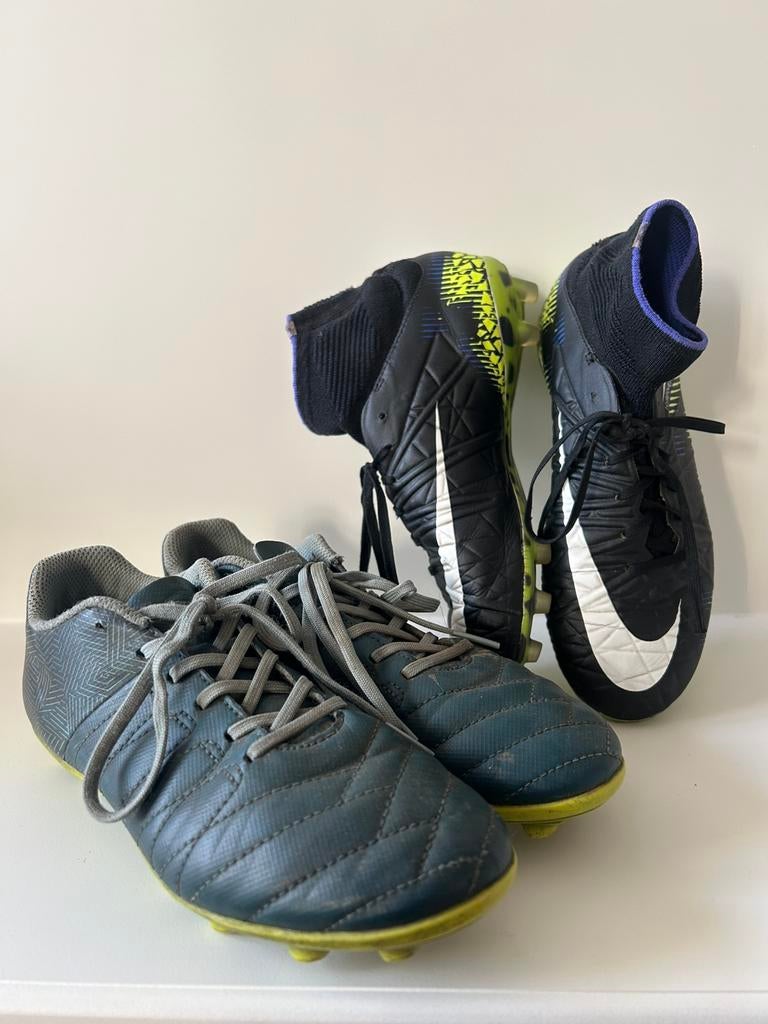 Pakket voetbal: 2x schoenen 36 Nike en Kipsta + gratis shirt, Sport en Fitness, Ophalen of Verzenden, Gebruikt, Schoenen