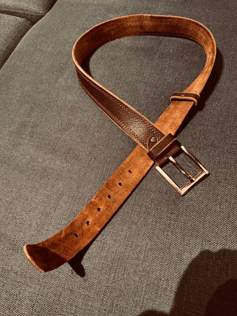 Ceinture en cuir véritable 117 cm vintage robuste et élégant, Vêtements | Femmes, Ceintures, Enlèvement ou Envoi, Comme neuf, Ceinture