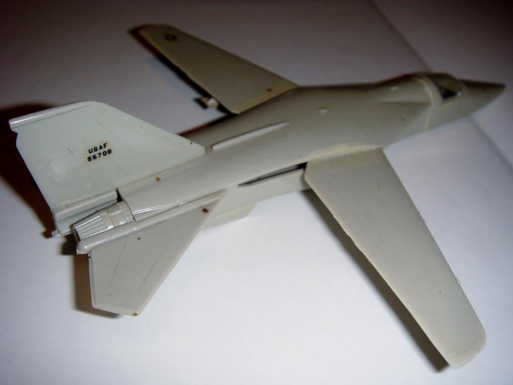 Maquette de General Dynamics F-111 Aardvark au 1/87, Overige merken, 1:72 tot 1:144, Gebruikt, Ophalen of Verzenden