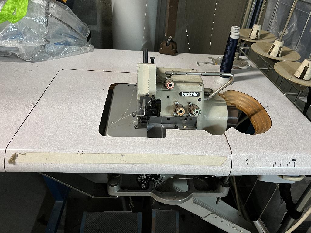 Industriële overlock Brother -3 draadsoverlock, Industrie, Enlèvement, Utilisé, Brother