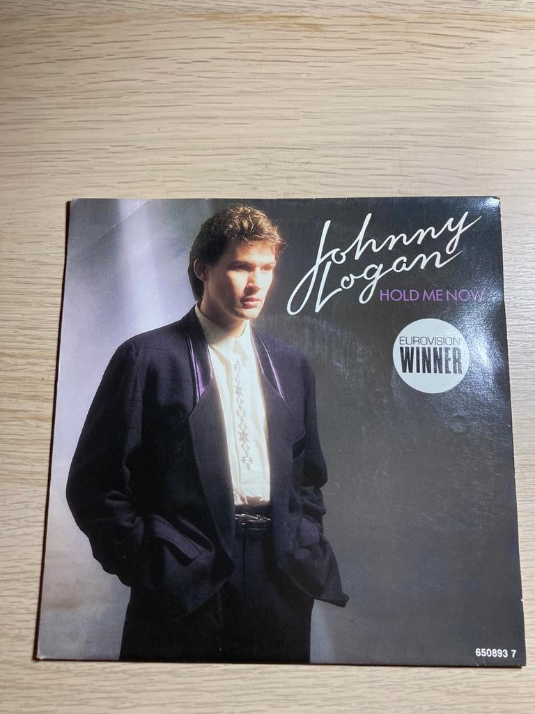 Johnny logan, Enlèvement, Comme neuf