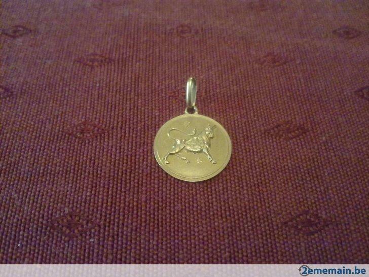 Gouden Hanger - Sterrenbeeld Stier, Handtassen en Accessoires, Bedels, Ophalen of Verzenden, Gebruikt, Goud