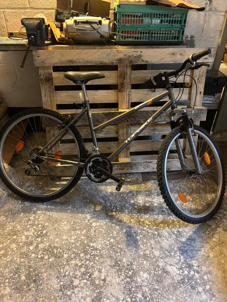 Vélo avec 1 pneus, Vélos & Vélomoteurs, Enlèvement ou Envoi, Comme neuf