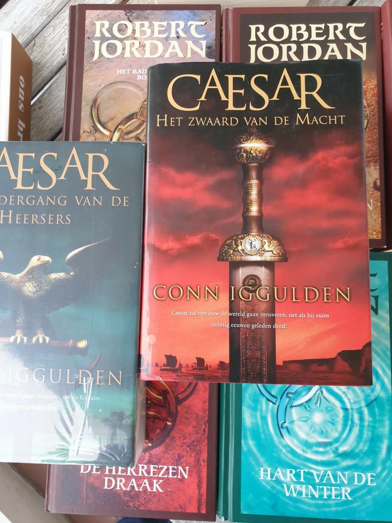 Conn Iggulden - Ceasar DEEL 3 HC  het zwaard van de macht, Ophalen of Verzenden, Zo goed als nieuw, C. Iggulden