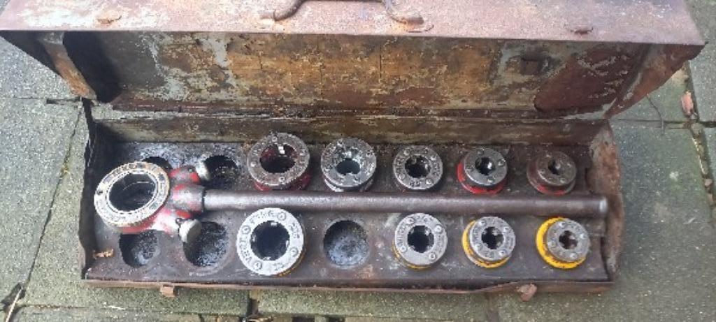 Draadsnijkussenset, Doe-het-zelf en Bouw, Ophalen, Gebruikt