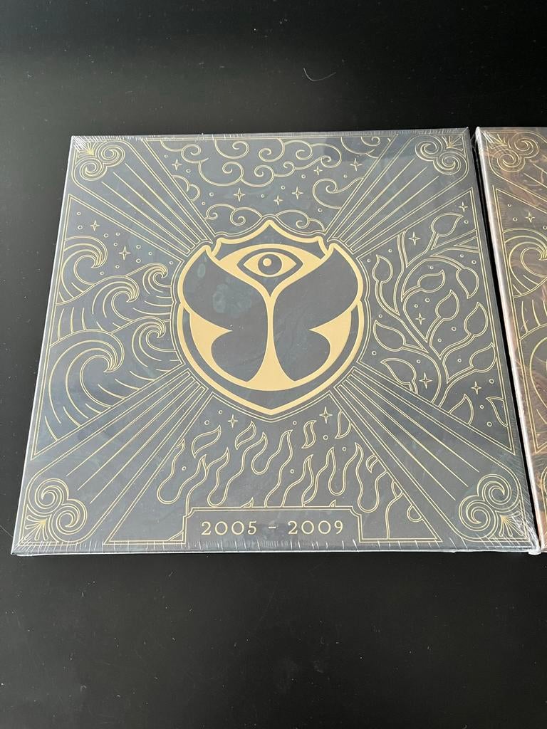 Tomorrowland sealed vinylbox Festival Anthems 2005-2009, Enlèvement ou Envoi, Neuf, dans son emballage
