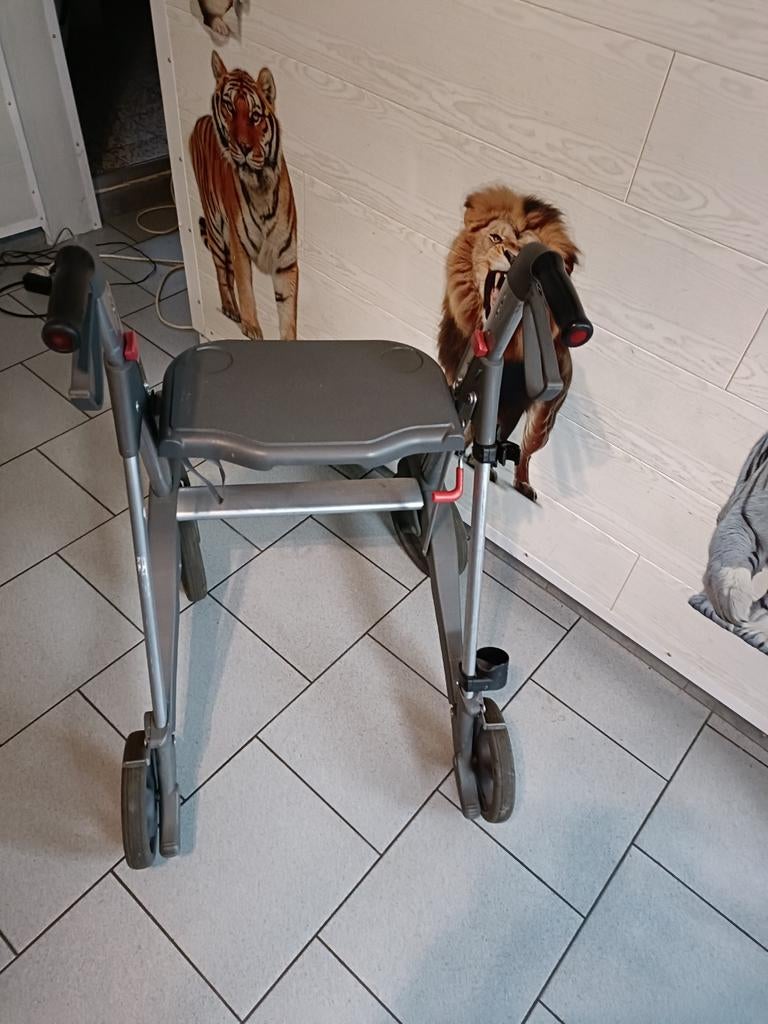 Tribune déambulateur pliable aluminium avec 4 roues freins, Enlèvement, Pliable