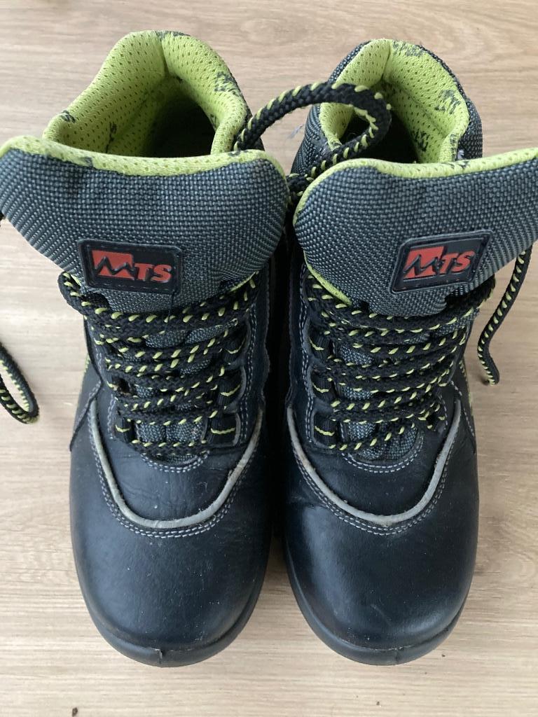 Werkschoenen maat 39 MTS, Ophalen, Zo goed als nieuw