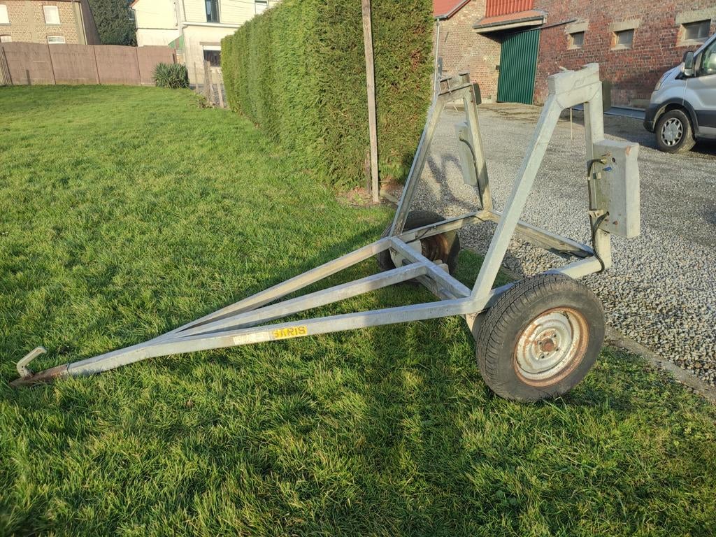 Aanhangwagen Saris, Ophalen