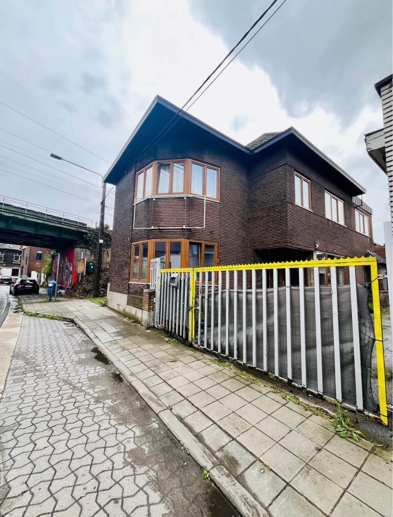 Entrepôt 320 M2, Charleroi