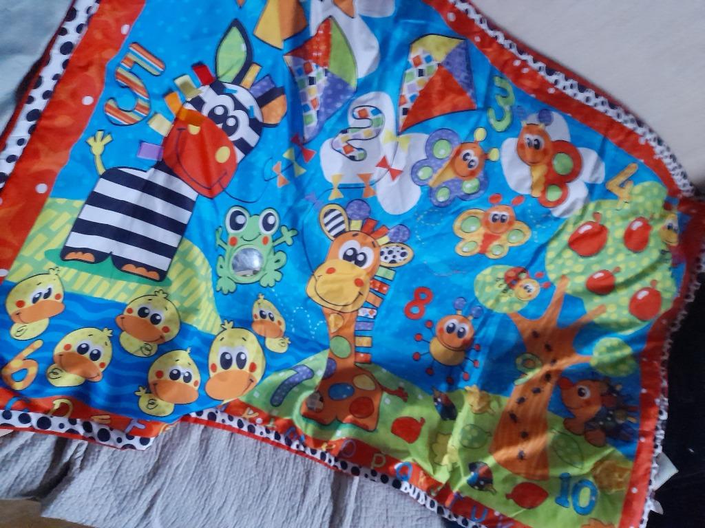 2 tapis de jeu pour bébé, Enfants & Bébés, Enlèvement, Comme neuf