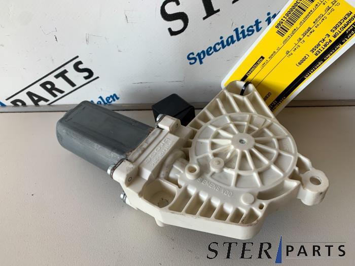 Moteur de vitre portière d'un Mercedes E-Klasse, Autos : Pièces & Accessoires, Enlèvement ou Envoi, 3 mois de garantie, Utilisé