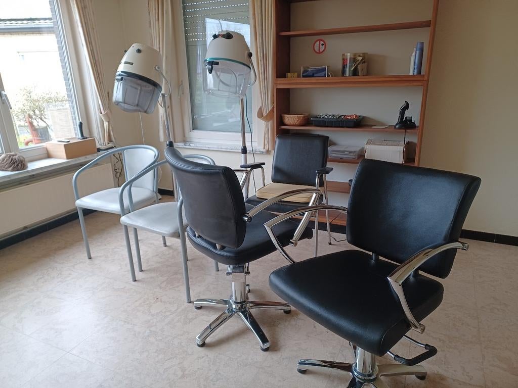 Hydraulische kappersstoelen + gewone stoelen, en droogkap, Enlèvement