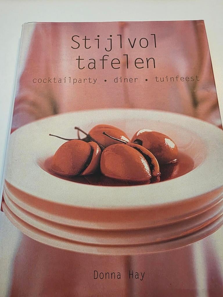 Stijlvol tafelen Donna Hay, Boeken, Kookboeken, Gezond koken, Donna hay, Ophalen of Verzenden, Zo goed als nieuw