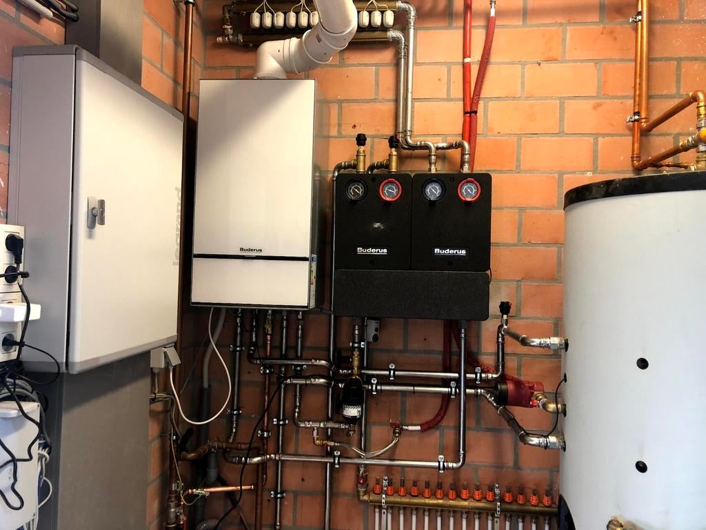 Warmte & Water BV.  24/7 service, Diensten en Vakmensen, Loodgieters en Installateurs, 24-uursservice, Onderhoud