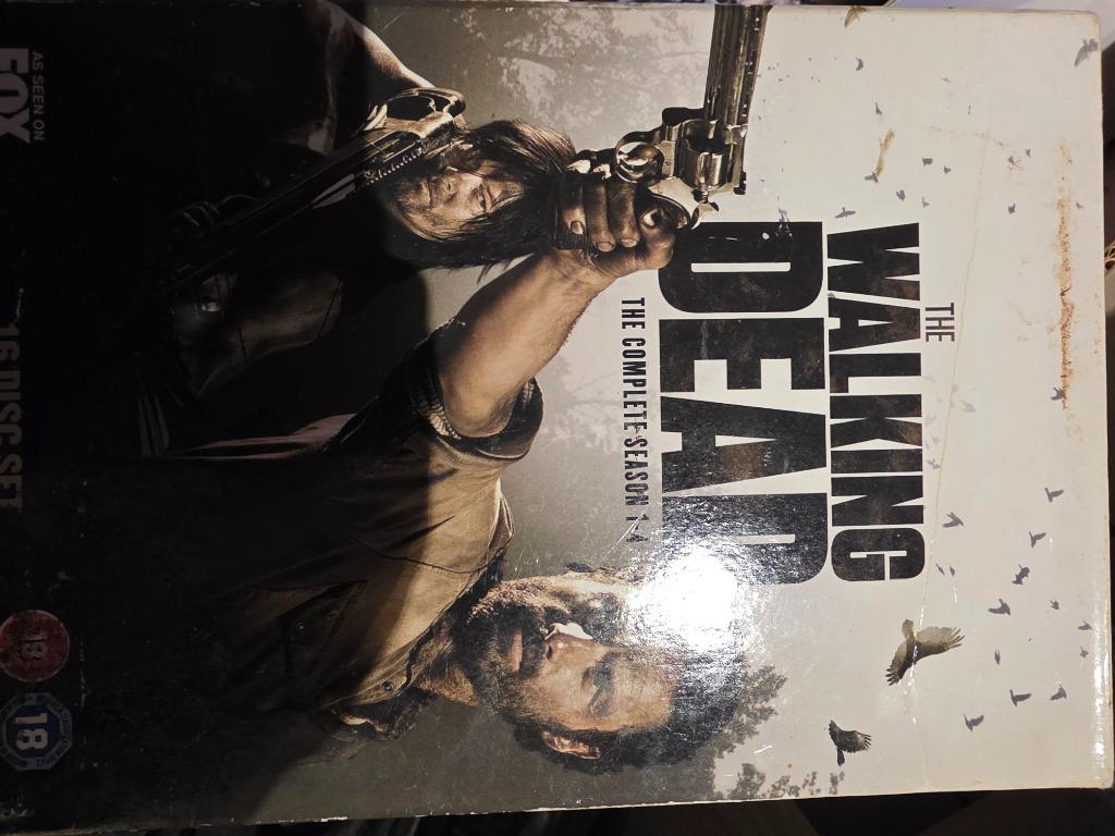 The walking dead box 1tot 4 serie dvd., À partir de 16 ans, Enlèvement ou Envoi, Comme neuf, Coffret