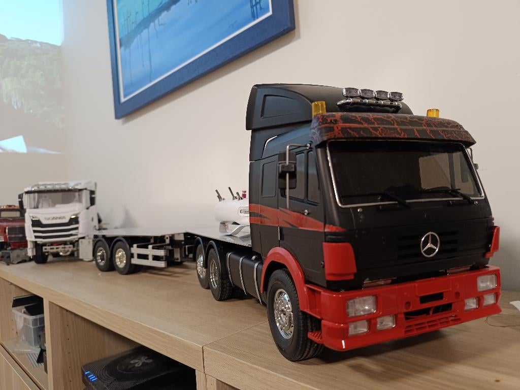 Tamiya Mercedes sk, Hobby en Vrije tijd, Schaal 1:14, Zo goed als nieuw, Auto onroad, RTR (Ready to Run)