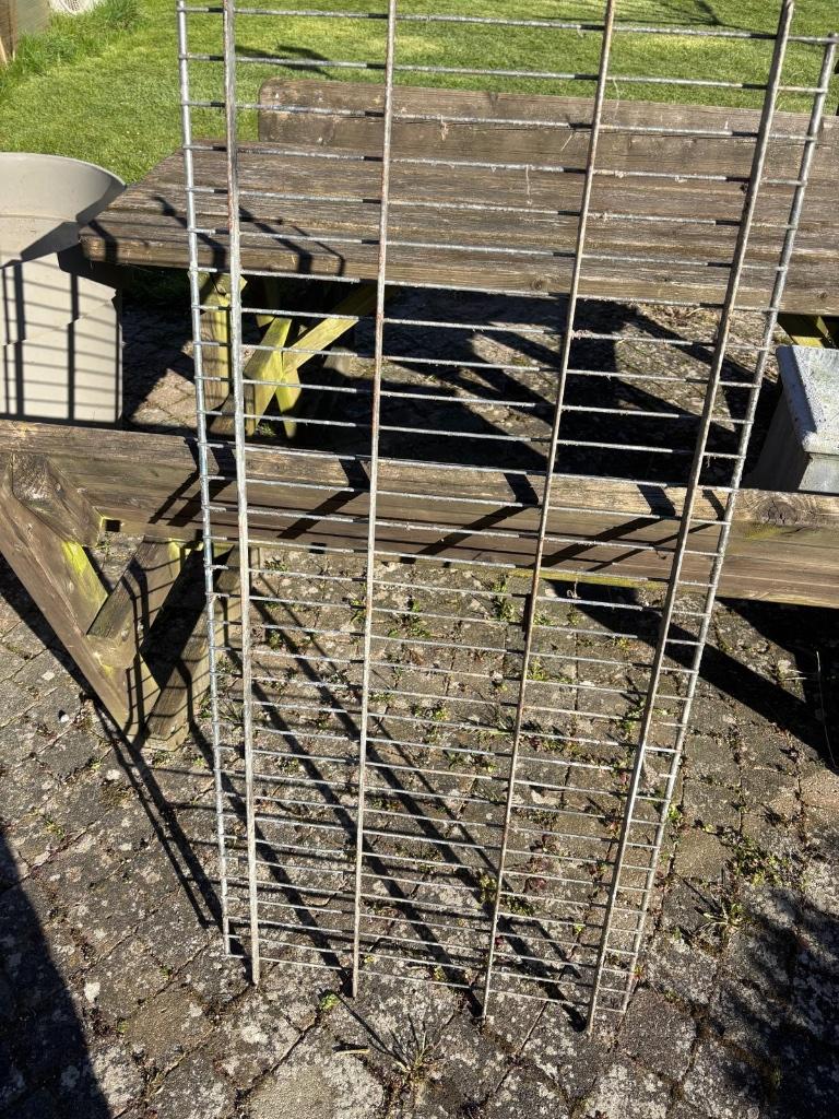 9 Grilles en aciers galvanisés 57/1.19, Bricolage & Construction, Échafaudages, Enlèvement, Comme neuf