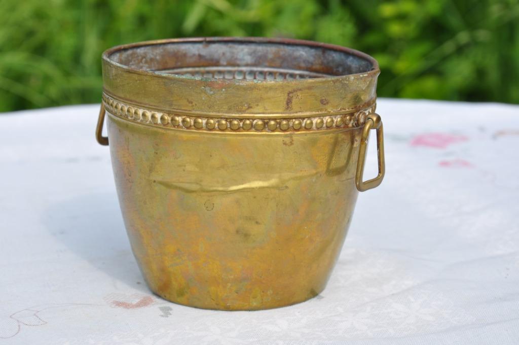 petit cache pot en cuivre avec anneaux, Enlèvement ou Envoi, Moins de 25 cm, Rond, Utilisé