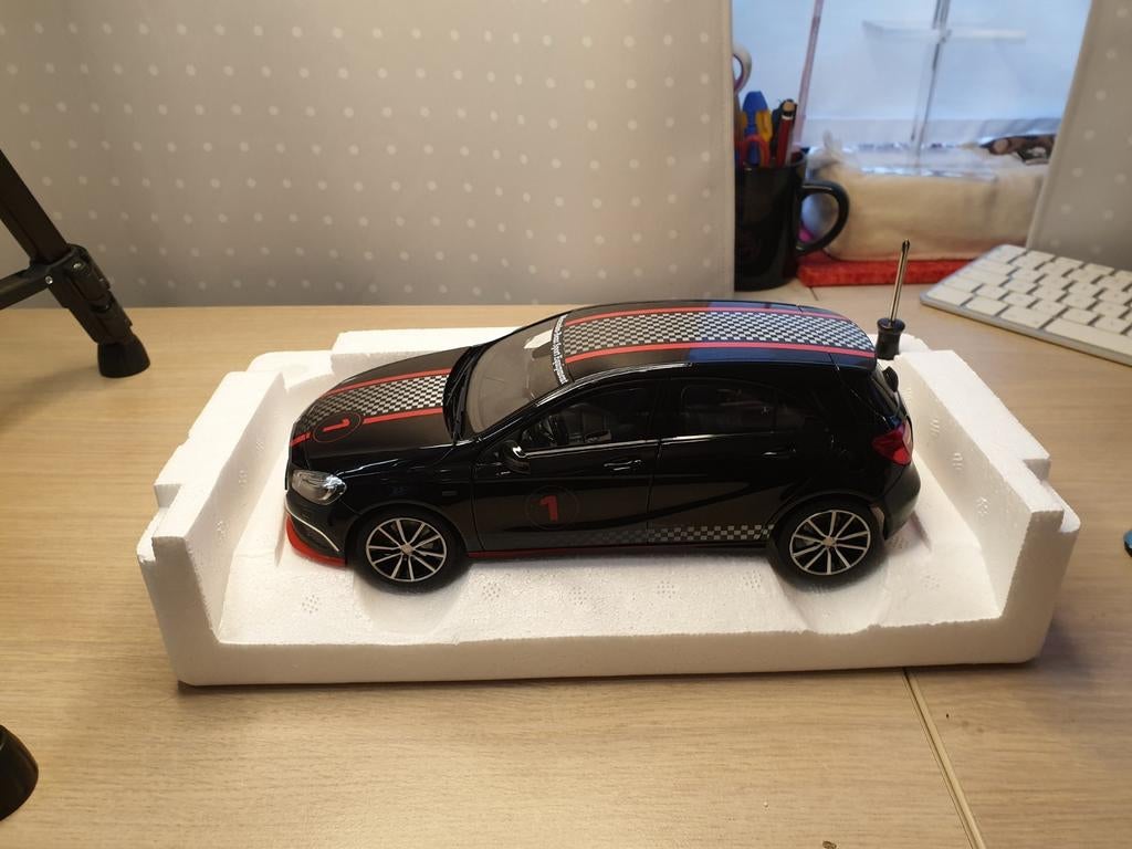 Mercedes A-klasse schaal 1/18, Ophalen of Verzenden, Zo goed als nieuw, Norev
