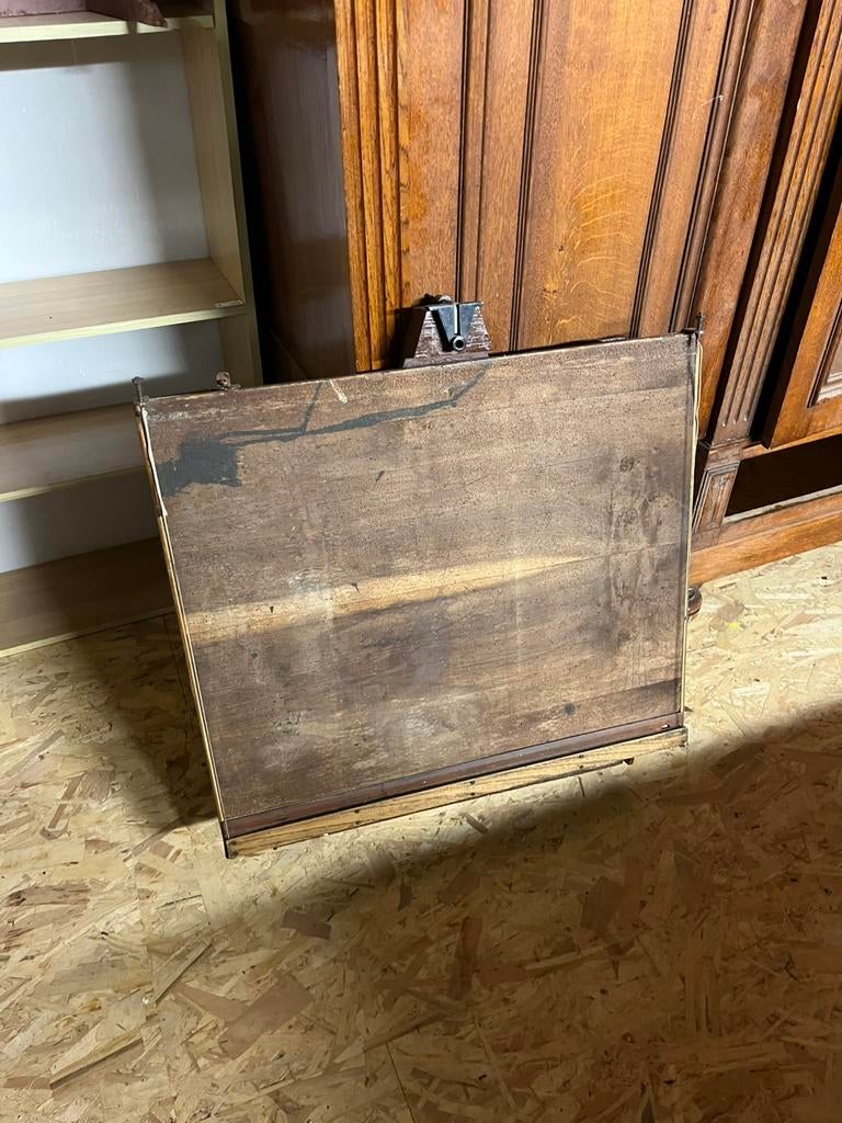 Table de dessin, Enlèvement, Utilisé