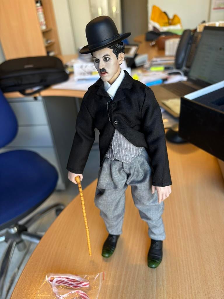 1/6 figuur Charlie Chaplin van Kumik, Collections, Enlèvement ou Envoi