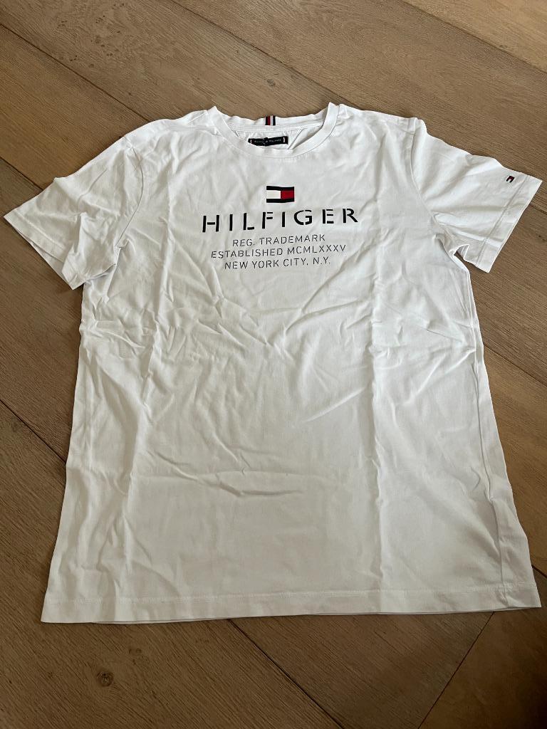 T-shirt wit Hilfiger - maat 16 jaar (maat 164), Enfants & Bébés, Vêtements enfant | Taille 164, Garçon, Enlèvement ou Envoi, Chemise ou À manches longues