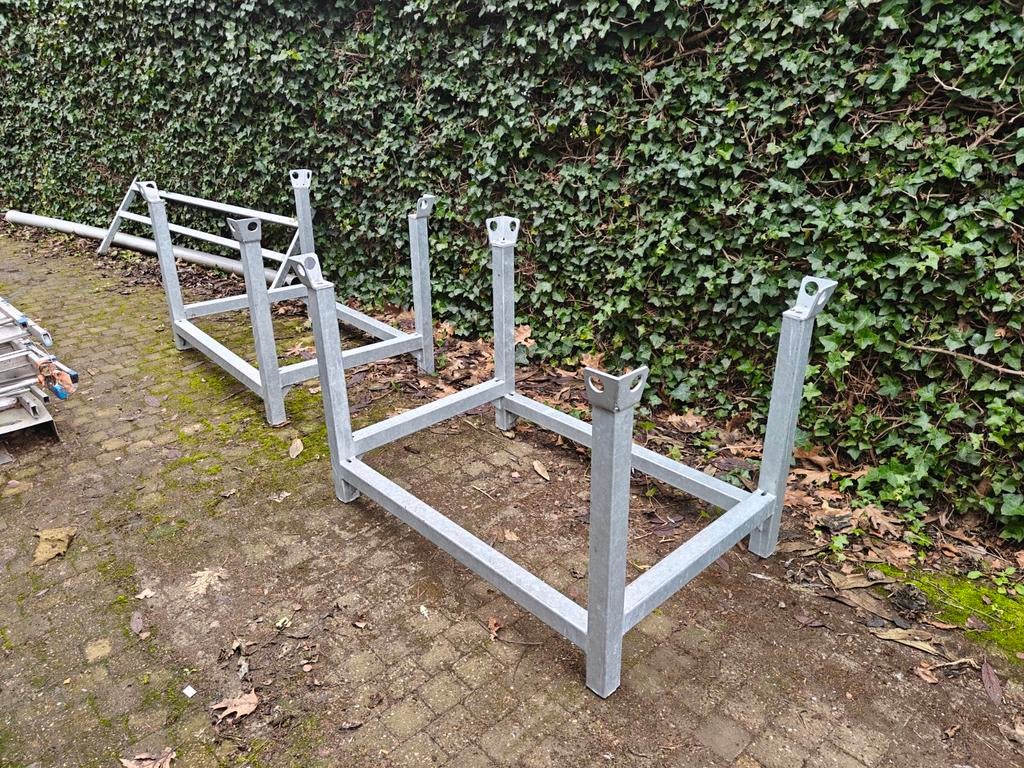 Stapel pallet metaal 2 stuks, Doe-het-zelf en Bouw, Ophalen, Gebruikt