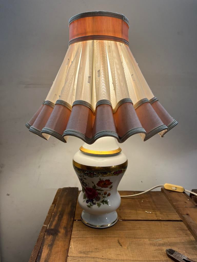 lampe de table vintage en porcelaine de Limoges, Antiquités & Art, Antiquités | Éclairage, Enlèvement