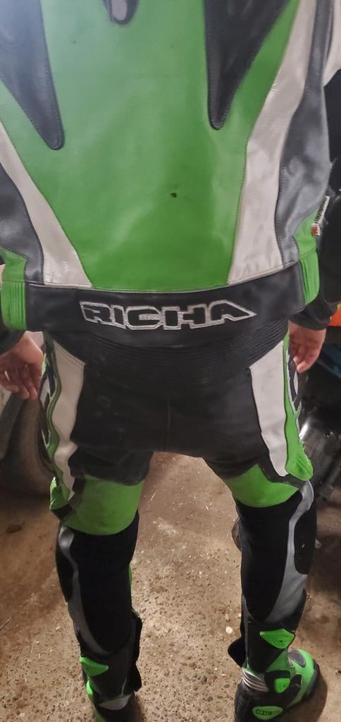 Combinaison motos vertes en cuir, Enlèvement, Combinaison