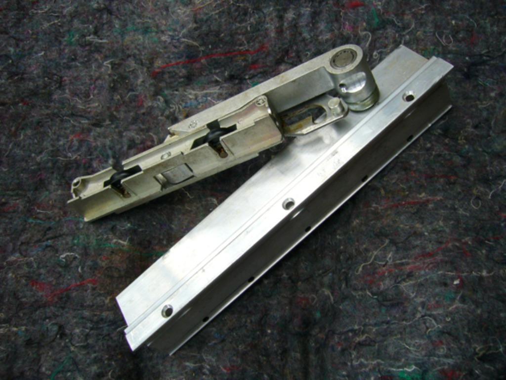 Roto 150HKS schuif/kipraam railwiel onderdeel, Bricolage & Construction, Enlèvement ou Envoi, Neuf, Métal, Baie vitrée coulissante