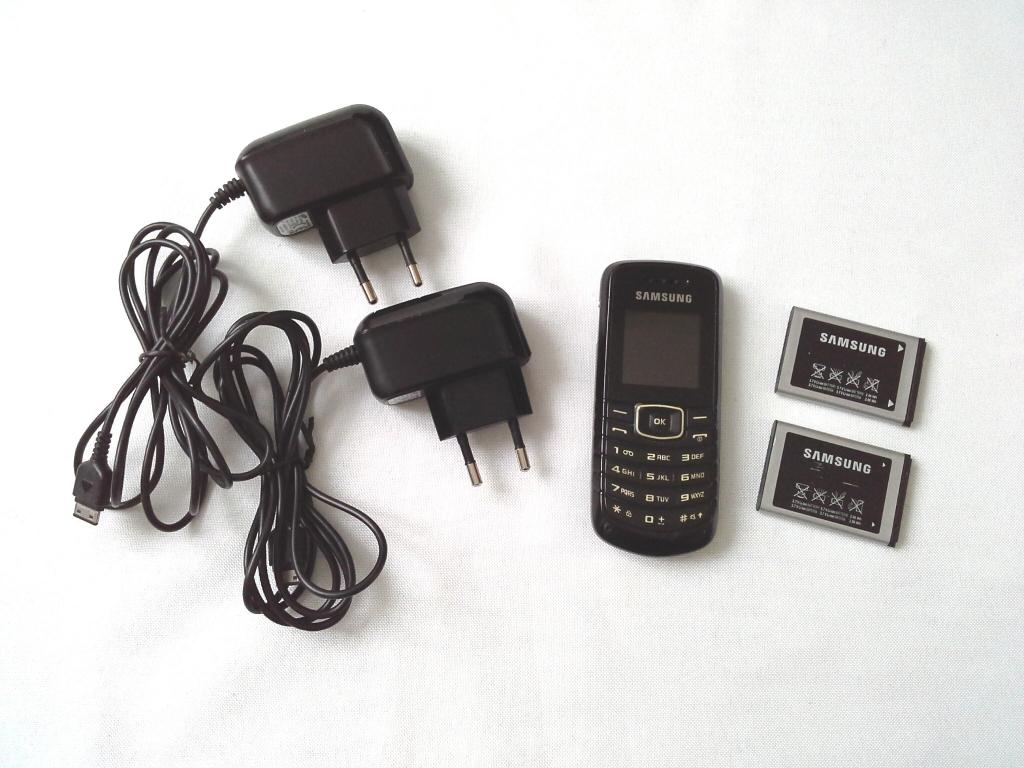 Téléphone Samsung GT-E1080 avec 2 batteries et 2 chargeurs, Autres modèles, Enlèvement ou Envoi, Clavier physique, Utilisé