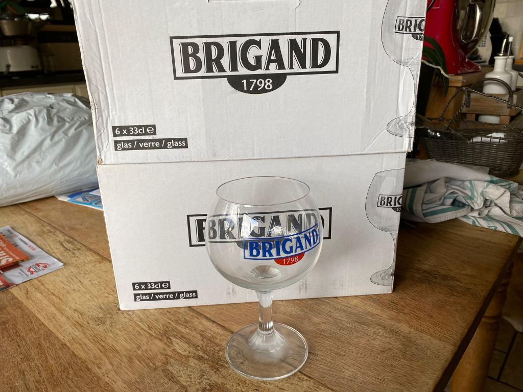 12 bierglazen Brigand, Ophalen, Nieuw, Bierglas