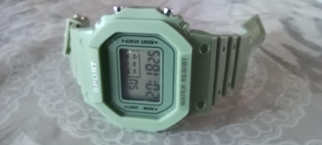 New Digital Watch Yikaze 576 Green, Enlèvement ou Envoi, Neuf