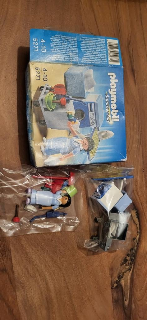 Playmobil schoonmaakster, Ophalen