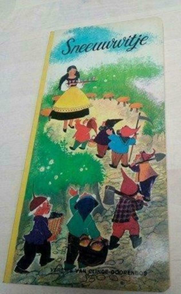 vintage Kartonboek sneeuwwitje jaren60/70 Mulder, Enlèvement ou Envoi, Blanche-Neige ou Belle au Bois Dormant, Utilisé, Autres types