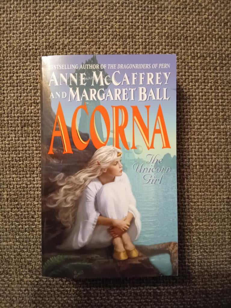 Anne McCaffrey & Margaret Ball - Acorna, Boeken, Ophalen of Verzenden, Zo goed als nieuw, Anne McCaffrey