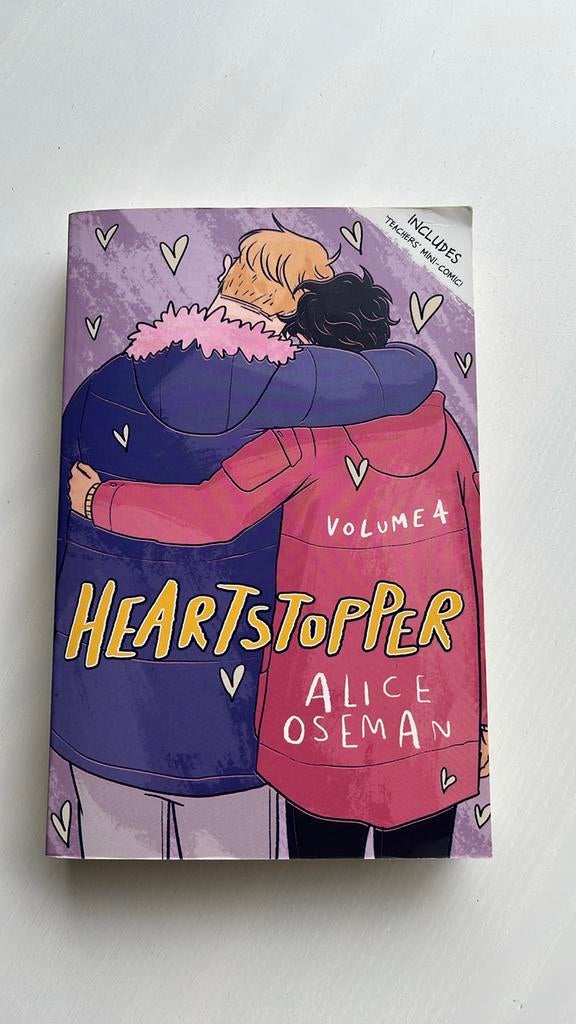 Heartstopper (volume 4), Boeken, Kinderboeken | Jeugd | 13 jaar en ouder, Ophalen of Verzenden, Zo goed als nieuw